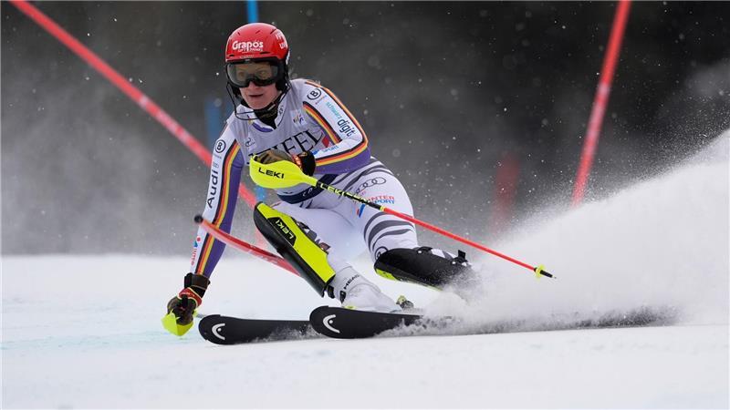 Lena Dürr aus Deutschland in Aktion beim Ski-Weltcup in Copper Mountain.