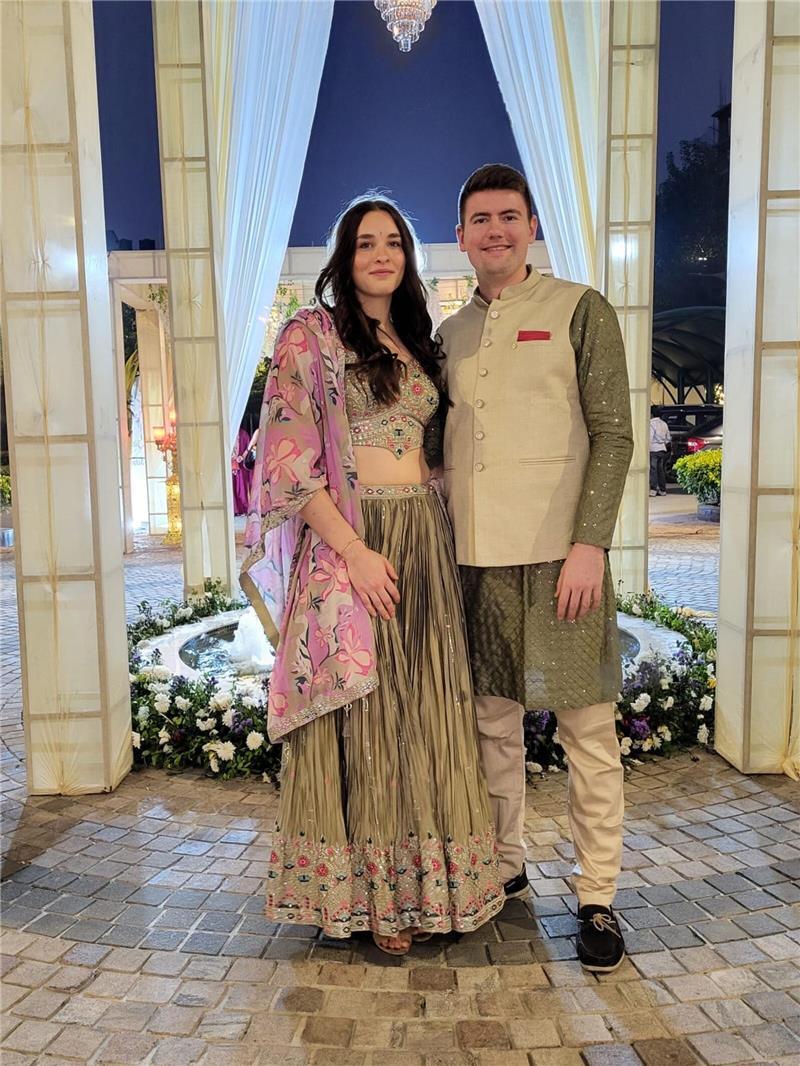 Lena Marie Müller mit ihrem Freund Fabian auf der indischen Hochzeit.