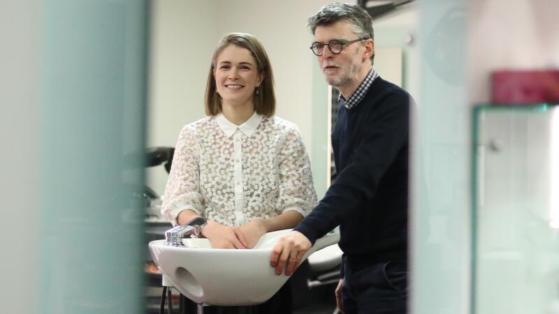 Lena Umland hat das Geschäft von ihrem Vater Dirk und ihrer Mutter Birte übernommen.