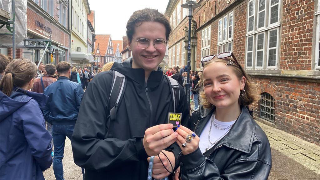 Lennart Przibylla und Korolina Szczepariska aus Hamburg und Stade sind vom Kinde...
