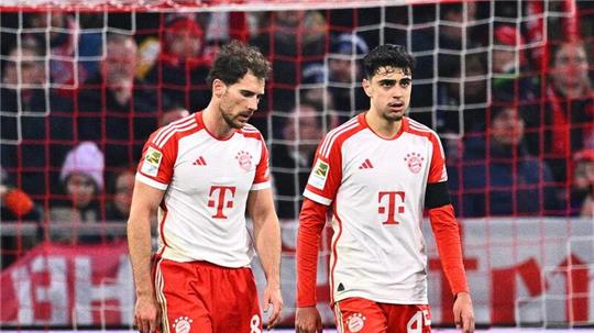 Leon Goretzka (l) soll im DFB-Aufgebot fehlen, Aleksandar Pavlovic dagegen dabei sein.