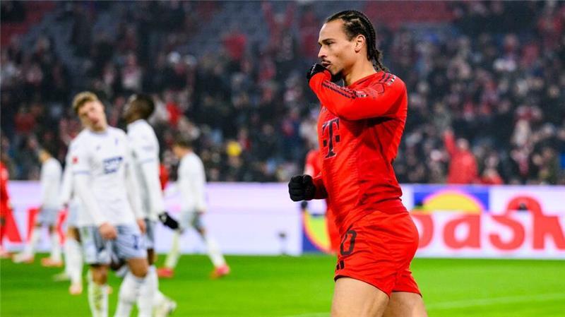 Leroy Sane jubelt nach seinem Treffer zum 4:0.