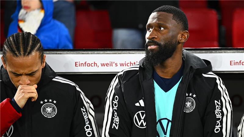 Leroy Sané (l) und Antonio Rüdiger - auch Joachim Löw hätte sie nominiert. (Archivbild)