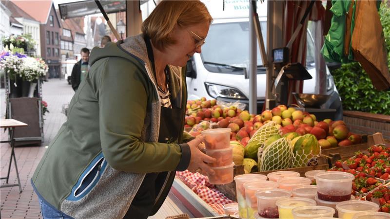 Letzte Handgriffe, bevor Kim Ebersteins Kunden kommen.