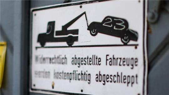 Letzte Warnung: Wer die Augen vor dem Parken und Verlassen des Autos gut aufmacht, kann sich viel Ärger sparen.