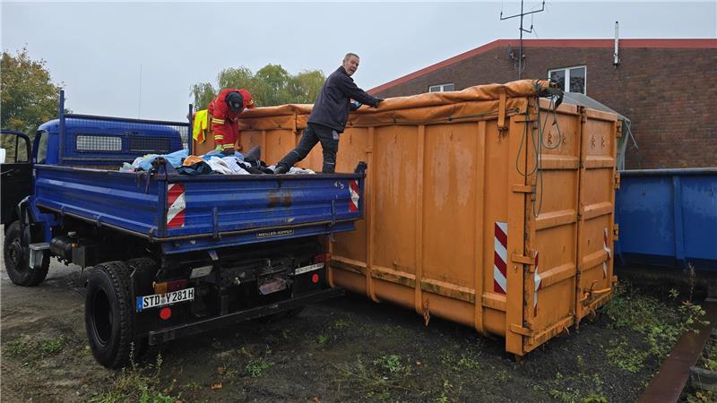 Letzten Herbst mussten die DLRG-Mitglieder im Landkreis tonnenweise Müll einsammeln.