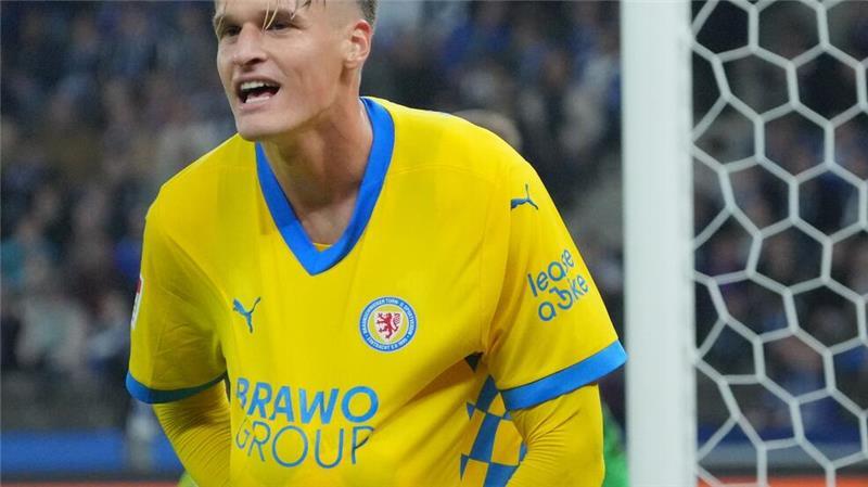 „Ein bisschen dummes Foul“: Hertha wendet Heimspielkrise ab Levente Szabo hatte Braunschweig in Führung gebracht.