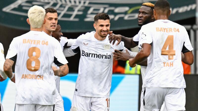 Leverkusens Angreifer Martin Terrier bejubelt sein erstes Bundesligator.