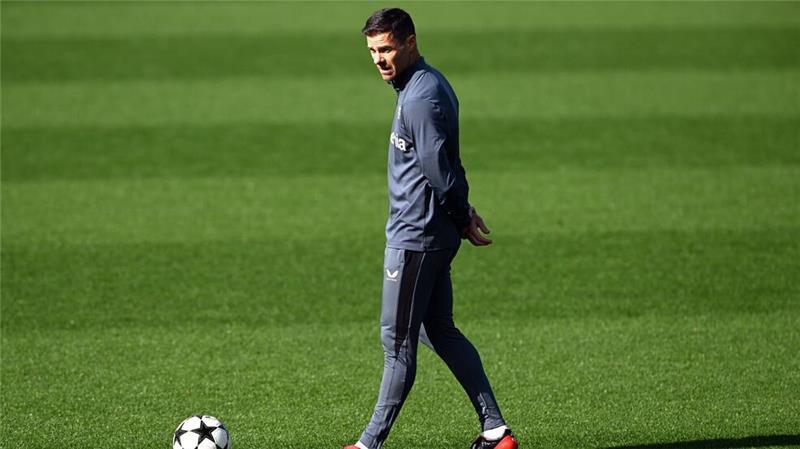 Leverkusens Trainer Xabi Alonso mahnt sein Team gegen Milan zur Geduld.