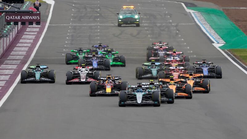 Lewis Hamilton ist beim Grand Prix in Großbritannien zum Sieg gefahren.