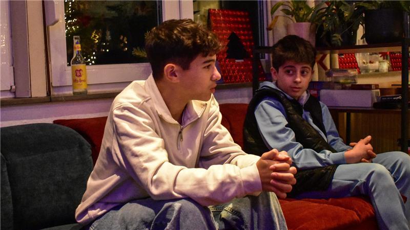 Lex ist einer der Jugendlichen, die Estebrügge attraktiver machen wollen. Er zeigt politisches Interesse und ist gut informiert über die Bauprojekte der Gemeinde.