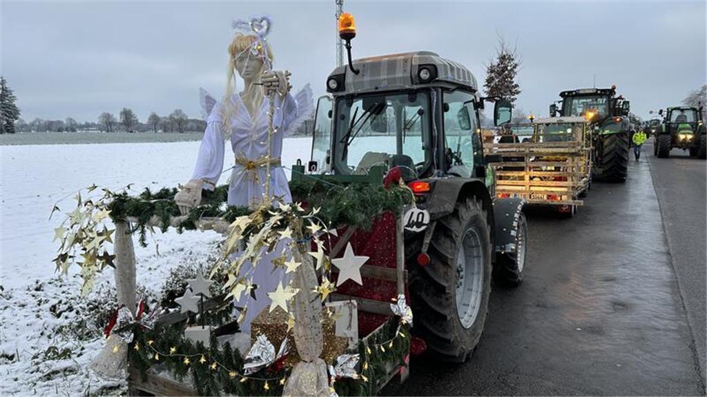 Lichterfahrt durch ein Winterwunderland auf der Geest.