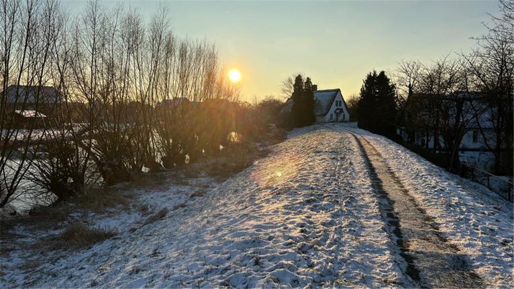 Lichtspiel an der Este in Königreich von Gerd Bröhan.