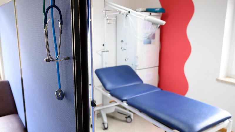 Fredenbecks Gesundheitscampus: Bürger sollen mitreden Liege oder Telemedizin, wie sieht die medizinische Versorgung auf dem Land in der Zukunft aus? Auf diese Frage sucht die Samtgemeinde Fredenbeck gemeinsam mit Fachleuten und Bürgern eine Antwort.