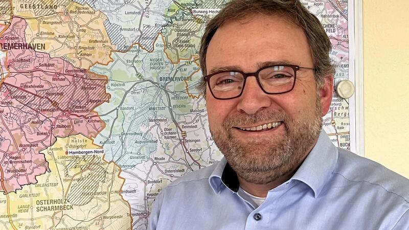 Harsefeld, Agathenburg, Gräpel: Wohin im Kreis Stade EU-Millionen fließen Lienhard Varoga ist seit mehr als 25 Jahren für das heutige Amt für regionale Landesentwicklung in der Region Ansprechpartner für viele Menschen, die etwas bewegen wollen.