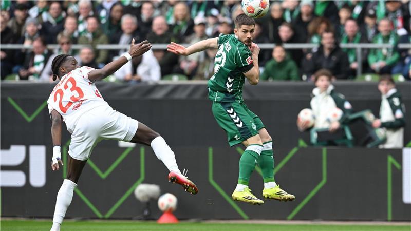 Ließ vor der Pause eine Bremer Doppelchance liegen: Romano Schmid (r)