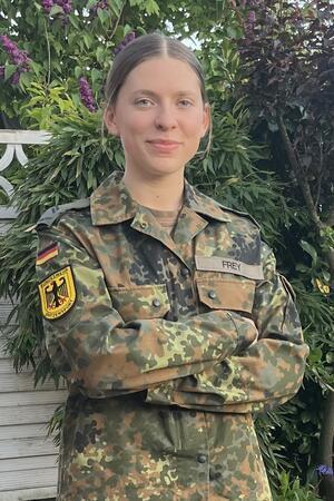 Lilli Frey in Uniform.