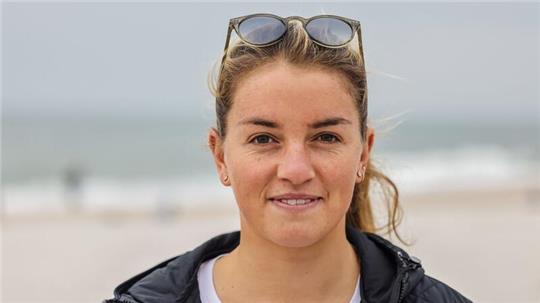 Windsurferin Erpenstein kommt als Weltbeste nach Sylt Lina Erpenstein reist als Weltranglisten-Erste zum Surf-Weltcup nach Sylt.