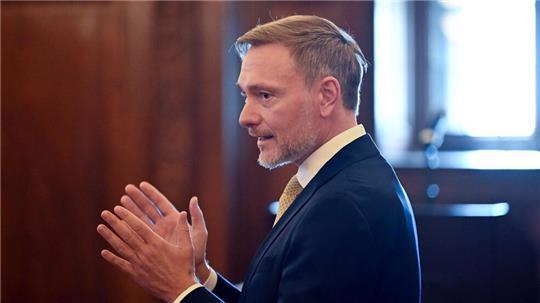 Lindner ist für Gespräche mit Unternehmern in New York und reist dann zum Internationalen Währungsfonds weiter.