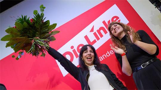 Linke-Fraktionschefin Elif Eralp (li.) will Regierende Bürgermeisterin in Berlin werden. 