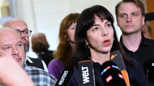 Linke-Fraktionsvorsitzende Elif Eralp hat betont, konsequent gegen Gewalt und Kriminalität vorgehen zu wollen.