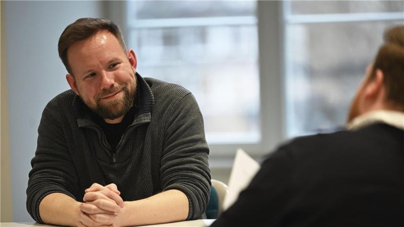 Linke-Landeschef Peters hält die Anbindung an den Nahverkehr in Niedersachsen für zu gering. (Archivbild)