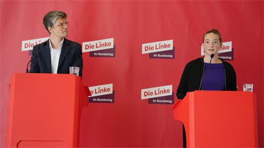 Linke-Politikerin Violetta Bock und Rechtsanwalt Johannes Franke in Berlin. Hat die Linke vor Gericht Erfolg?