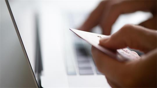 Links oder QR-Codes zur vermeintlichen Zahlungsbestätigung oder angeblich fehlgeschlagene Zahlungen? Fallen Sie darauf im Kleinanzeigen-Kontext nicht herein. 
