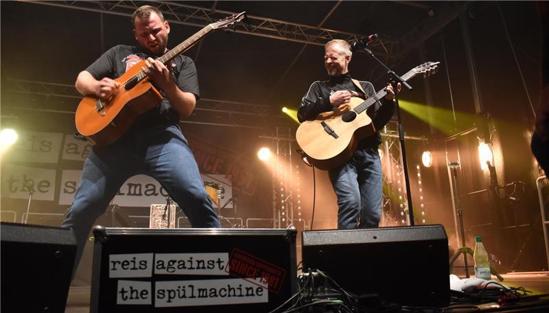 Viel Malle, ein Hauch Sozialkritik: Was kann das Album von Reis Against The Spülmachine? Live können Onkel Hanke und Don Filippo - aber können sie auch Studioalbum?