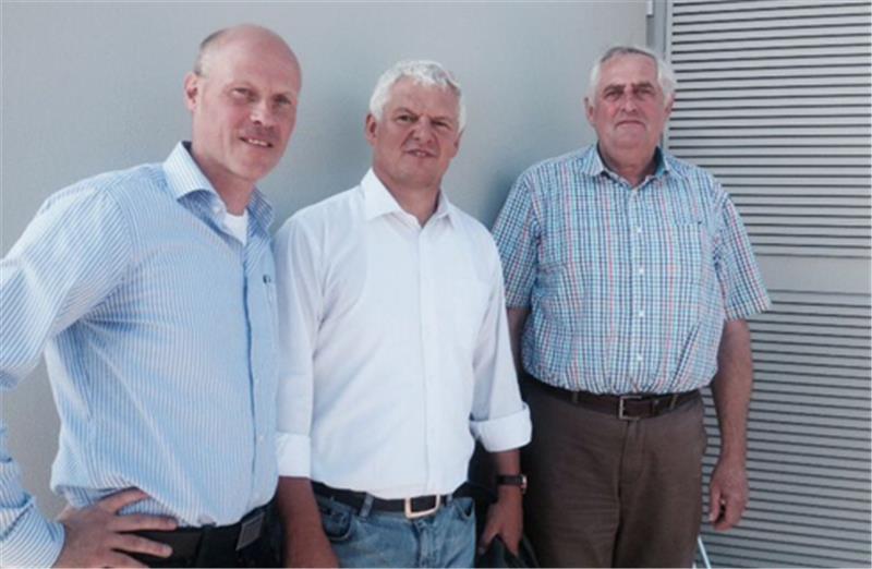 Lobten die große Akzeptanz der Windkraft im Ort: Jürgen Goldenstein, Uwe Leonhard und Heinrich Kühlcke-Schmoldt. Foto Helfferich