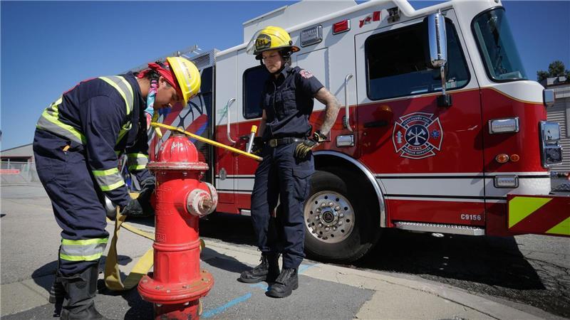 Bilder des Tages Löschen wie die Großen: Junge Feuerwehrleute in Kanada