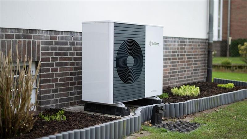 SPD und Grüne: Eine Wärmepumpe für mehrere Häuser Lohnt sich der gemeinsame Einsatz einer Wärmepumpe für Doppelhäuser oder mehrere Reihenhäuser? (Symbolbild)