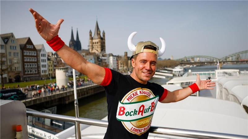 Lorenz Büffel feiert Jubiläum auf dem Rhein.