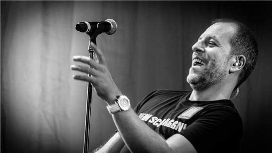 Lotto King Karl & Die Vier Richtigen und Die Toten Ärzte treten beim Open-Air-Konzert im Stader Bürgerpark auf.
