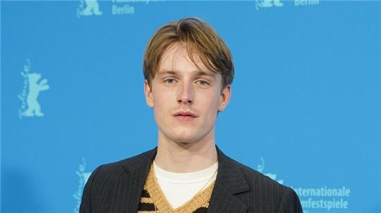 Louis Hofmann spielte unter anderem in den Netflix-Serien „Alles Licht, das wir nicht sehen“ und „Dark“ mit.