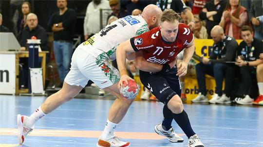 Luca Witzke (r) feierte sein Comeback für die SG Flensburg-Handewitt. (Archivbild)