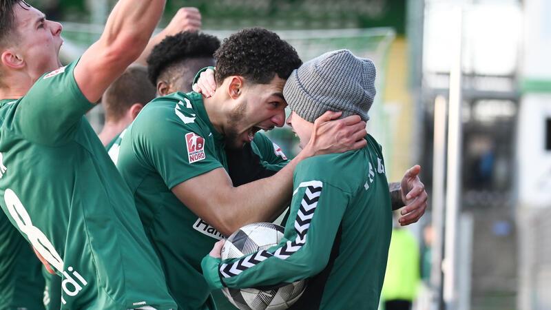 Lübecker Torjubel im Regionalliga-Spiel gegen D/A.