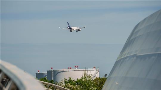 Lufthansa verspricht Passagieren sicheres Kerosin. 