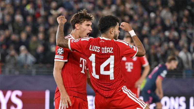 Luis Díaz freut sich über seinen Treffer zum 3:2.
