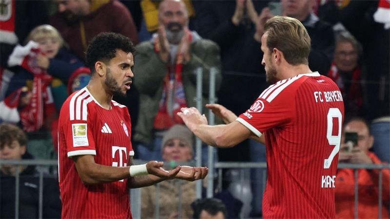 Luis Díaz (l) wurde für viele Tore beglückwünscht.
