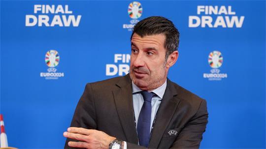Luis Figo hat von Gianni Infantino die Schnauze voll. (Archivbild)