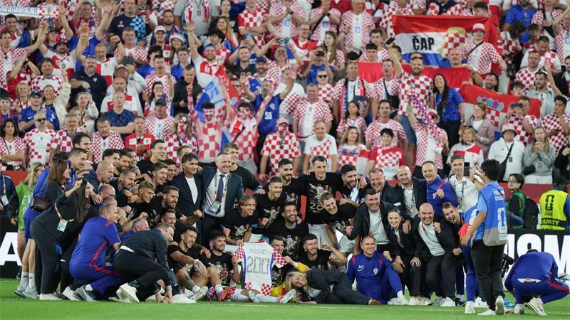 Kroatien verneigt sich vor Fußball-Legende Modric Luka Modric hat als erst fünfter Fußballer 200 Länderspiele absolviert.