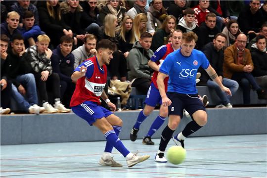 Lukas Hatecke beim Budenzauber im Spiel gegen den Landesligisten Bornreihe. Foto: Krause