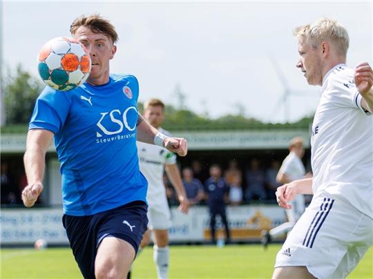 Lukas Hatecke wechselt nach zwei intensiven Saisons mit A/O zum FC Wischhafen/Dornbusch. Er will weiterhin Kicken, setzt aber nun andere Prioritäten. Foto: Struwe