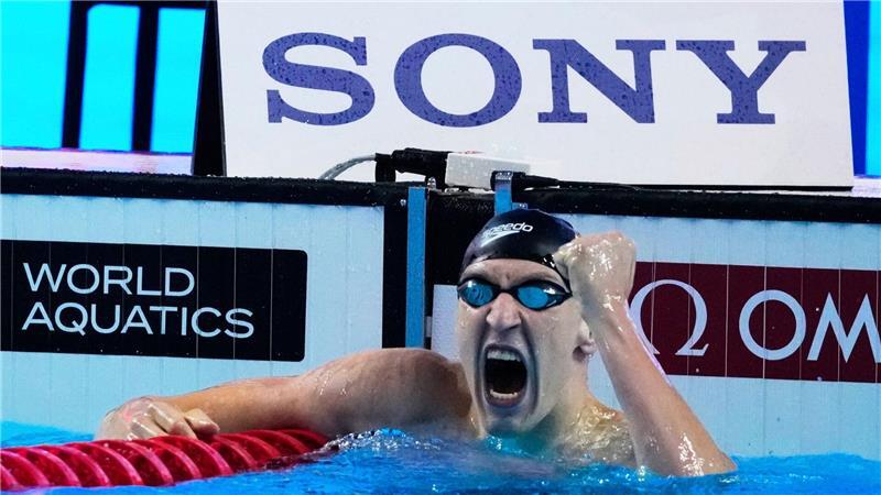Märtens ist Weltmeister: Erstes WM-Gold macht „sehr stolz“ Lukas Märtens freut sich über eine Premiere.