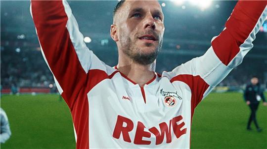 Lukas Podolski in einer Szene des Dokumentarfilms „Poldi“ über Lukas Podolski (undatierte Aufnahme). 