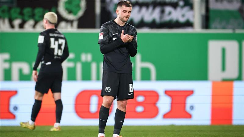 Lukasz Poreba (r) bleibt der SV Elversberg in der Bundesliga erhalten. (Archivbild)