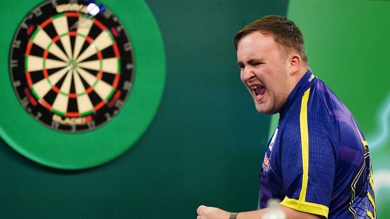 Darts-Teenie singt und siegt: Littler bei WM auf Kurs Luke Littler steht bei der WM in London in der dritten Runde.