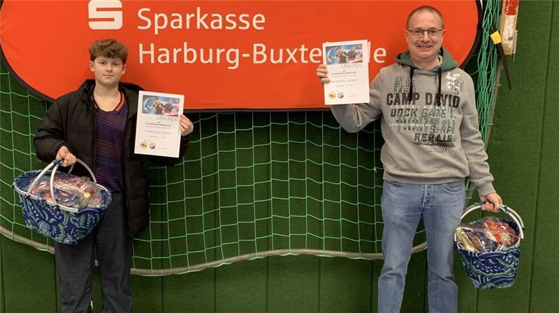Neujahrsturnier in Hedendorf: Team aus Moisburg landet auf dem Podium Luke Sternal (links) und Björn Stegemeyer vom MTV Moisburg.