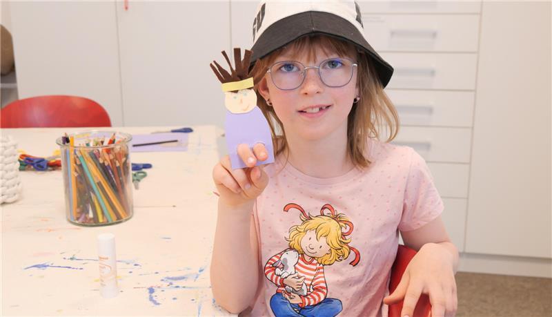 Luna aus Stade bastelte eine Fingerpuppenprinzessin.